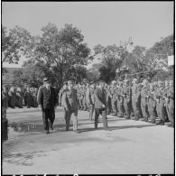 Cherchell. Visite de Raymond Triboulet. Revue des troupes.