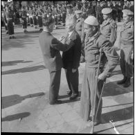 Cherchell. Remise de décoration par Raymond Triboulet.