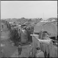 Sidi Salem. Le gourbi avant la fabrication en dur.