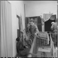 Bône. Manifestations. Arrestation de manifestants.