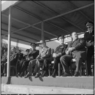 Bône. Cérémonie du 11 novembre 1961. La tribune des autorités.