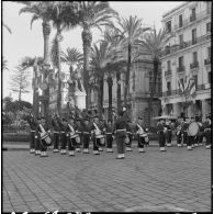 Bône. Cérémonie du 11 novembre 1961. La Musique.