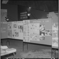 Inauguration de la foire exposition d'Oran. Vue partielle de l'une des sections de l'exposition itinérante.