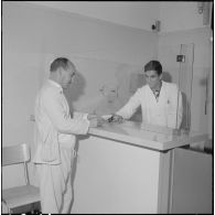 Alger. Clinique du centre hospitalier de la Madeleine. Réception de la clinique.