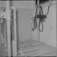 Alger. Clinique du centre hospitalier de la Madeleine. La salle de radiologie.