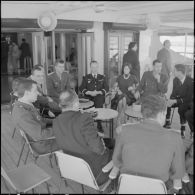 Alger. Départ du lieutenant Staehling, du maréchal des logis Botras et du maréchal des logis-chef madame Roussarie (ou Roussary).