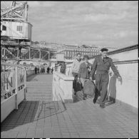 Alger. Départ du lieutenant Staehling, du maréchal des logis Botras et du maréchal des logis-chef madame Roussarie (ou Roussary).