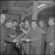 Algérie. La Saint Eloi fêtée par les gendarmes. Méchoui.