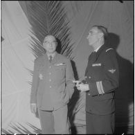 Beni Messous. Prise d'armes au 411e régiment d'artillerie antiaérien (RAA). Cocktail.