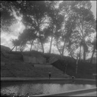 Orléansville. Centre éducatif Albert Camus. Piscine avec théâtre en plein air.