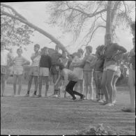 Orléansville. Centre éducatif Albert Camus. Education physique des élèves des différentes écoles.