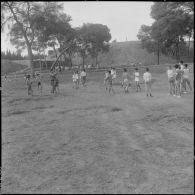 Orléansville. Centre éducatif Albert Camus. Education physique des élèves des différentes écoles.