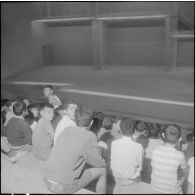 Orléansville. Centre éducatif Albert Camus. Théâtre couvert de style moderne.