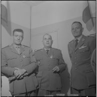 Boufarik. Prise d'armes et remise de décoration. Vin d'honneur et félicitations pour les décorés.