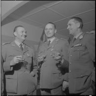 Boufarik. Prise d'armes et remise de décoration. Vin d'honneur et félicitations pour les décorés.