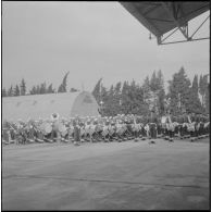 Boufarik. Prise d'armes et remise de décoration. Orchestre militaire pendant le défilé.