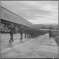 Boufarik. Prise d'armes et remise de décoration. Défilé.