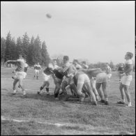 Constantine. Finale interarmées de rugby. Sortie de mêlée.