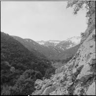 Tikdja. 22e bataillon de chasseurs alpins (BCA). Paysage de montagne.