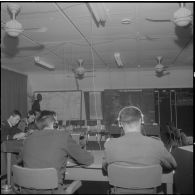 La Reghaïa. Salle opérationnelle des transmissions.