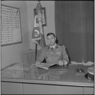 Algérie. Portrait du colonel Sobra, commandant le 9e RZ (9e régiment de zouaves).