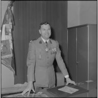 Algérie. Portrait du colonel Sobra, commandant le 9e RZ (9e régiment de zouaves).