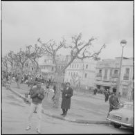 Oran. Grève générale à l'appel de l'Organisation armée secrète (OAS). Scène de rue.