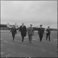 La Reghaïa. Christian Fouchet, le général Ailleret et des autorités.