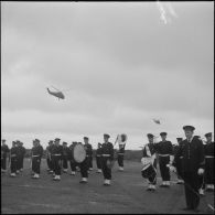 La Reghaïa. Cérémonie militaire pour l'arrivée de Christian Fouchet. La musique.