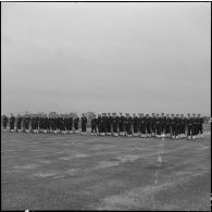 La Reghaïa. Cérémonie militaire pour l'arrivée de Christian Fouchet. Des fusiliers marins.