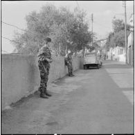Alger. Bouclage du quartier des Tagarins et du Télemly par le Régiment d'infanterie de marine (RIMa).