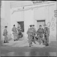 Alger. Bouclage du quartier des Tagarins et du Télemly par les gendarmes et le Régiment d'infanterie de marine (RIMa).