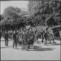 Alger. Chapelle de l'hôpital Maillot. Cérémonie funéraire. Cortège funèbre.