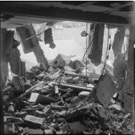 Alger. Attentat au plastic par l'OAS (Organisation armée secrète) au rectorat le 15 avril 1962.