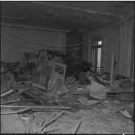 Alger. Attentat au plastic au journal d'Alger par l'OAS (Organisation armée secrète).