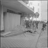 Alger. Attentat au plastic au journal d'Alger par l'OAS (Organisation armée secrète).