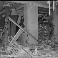 Alger. Attentat au plastic au journal d'Alger par l'OAS (Organisation armée secrète).