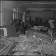 Alger. Attentat au plastic au journal d'Alger par l'OAS (Organisation armée secrète).