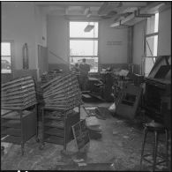 Alger. Attentat au plastic à la nouvelle mairie par l'OAS (Organisation armée secrète) le 19 avril 1962.