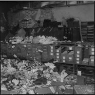 Alger. Attentat au plastic à la nouvelle mairie par l'OAS (Organisation armée secrète) le 19 avril 1962.