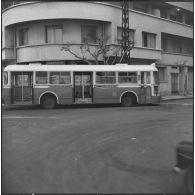 Bouclage du centre d'Oran. Un bus.