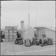 Oran. Mise en place des troupes sur les terrasses.