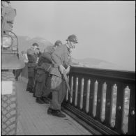Oran. Mise en place des troupes sur les terrasses.