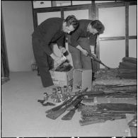 Oran. Fouilles et découverte d'une cache d'armes de l'Organisation armée secrète (OAS).