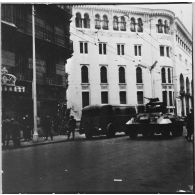 Alger. La Grande Poste. Commémoration de la fusillade de la rue d'Isly du 26 mars 1962.