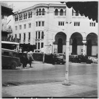 Alger. La Grande Poste. Commémoration de la fusillade de la rue d'Isly du 26 mars 1962.