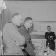 La Reghaïa. Pot à l'école militaire d'infanterie (EMI). Discours d'une autorité militaire.