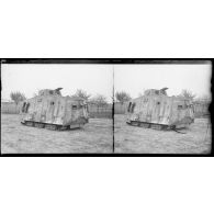 Saleux (Somme). Le tank allemand capturé à Villers Bretonneux. [légende d'origine]