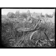 [Candor (Oise). Machines agricoles détruites.] [légende d'origine]