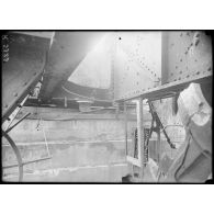 S.O. Ostende. Belgique. Défenses côtières allemandes. Batterie Jacobmessen. Appareil de décolage. [légende d'origine]